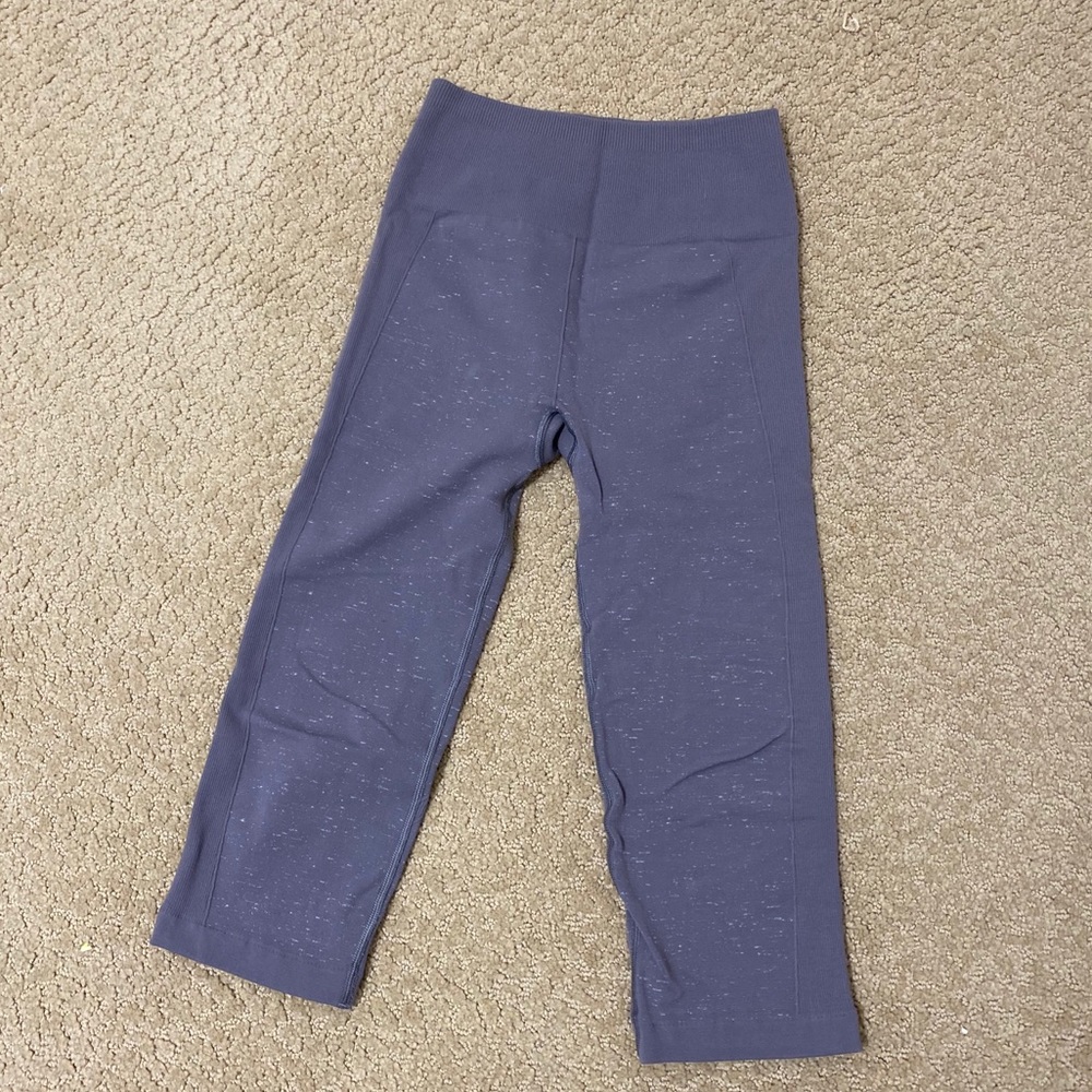 Lululemon seamless crops